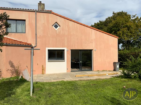 Vente maison La Roche Sur Yon : 265 250 € - AJP Immobilier La Roche-sur-Yon