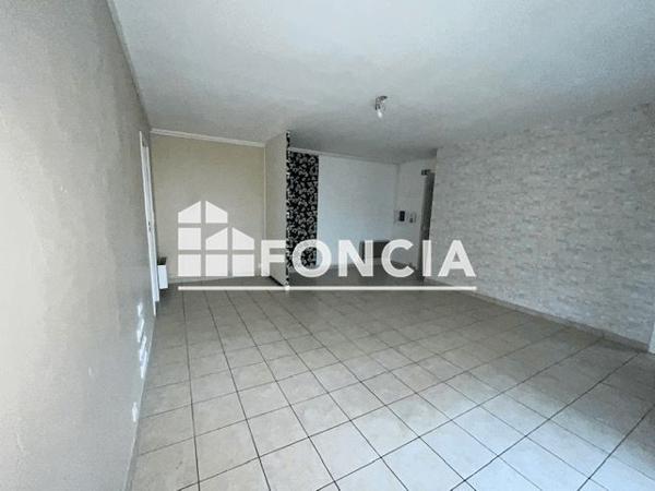 Location Local commercial 3 pièces 73 m² - 11 RUE DE LA HOLLANDE Cholet 49300