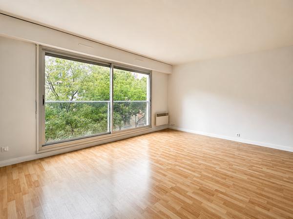 Appartement
         3 pièces
        - 58 m² 490 000 € *