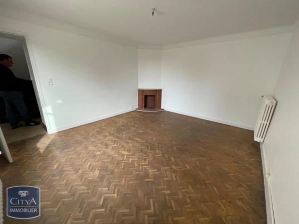 Maison à louer 5 pièces 95.87m² Saint-Léonard-de-Noblat (87400)