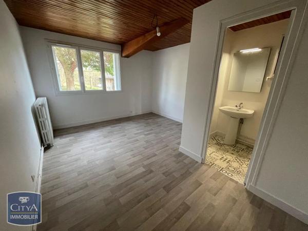 Maison à louer 5 pièces 95.87m² Saint-Léonard-de-Noblat (87400)