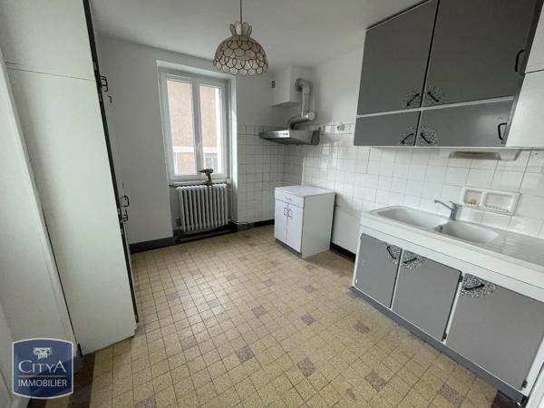 Maison à louer 5 pièces 95.87m² Saint-Léonard-de-Noblat (87400)