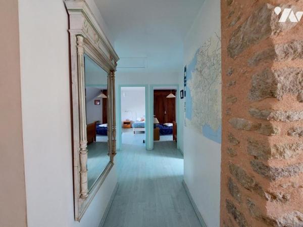 Belle maison ancienne rénovée sur un terrain de 2620m²