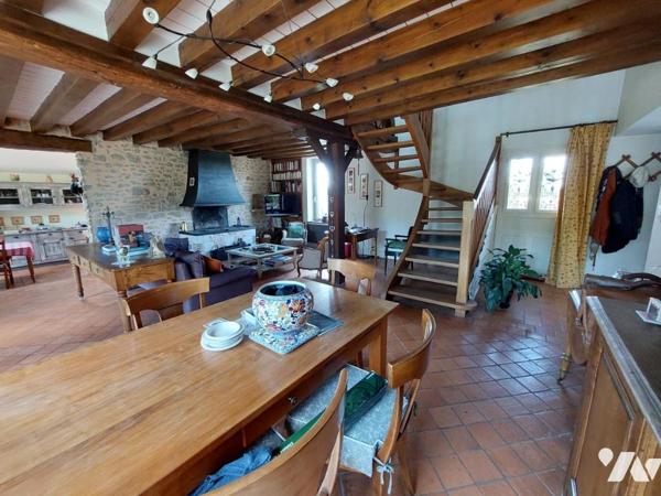 Belle maison ancienne rénovée sur un terrain de 2620m²