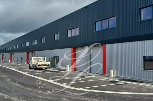 Location - ENTREPOT 5824 m 2