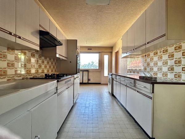 ALBERTVILLE (73) - Appartement Type 4 à rénover + Garage + Cave.