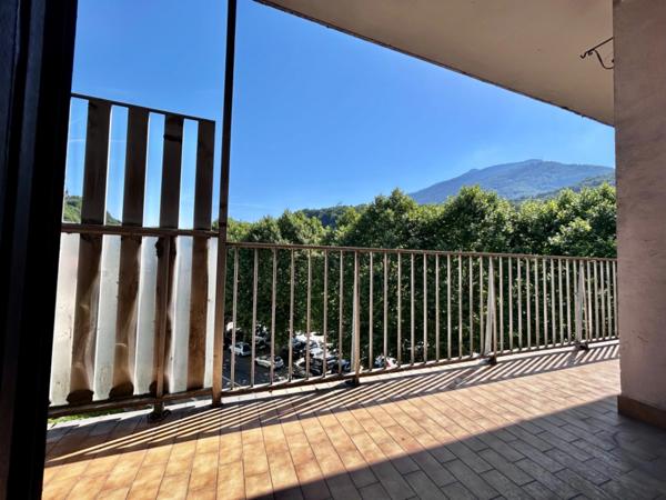 ALBERTVILLE (73) - Appartement Type 4 à rénover + Garage + Cave.