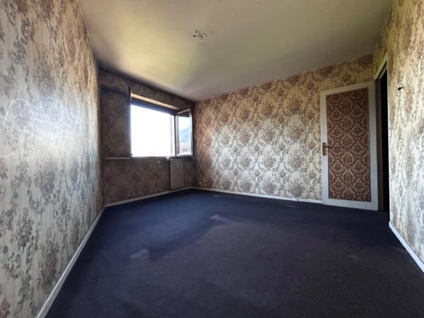 ALBERTVILLE (73) - Appartement Type 4 à rénover + Garage + Cave.
