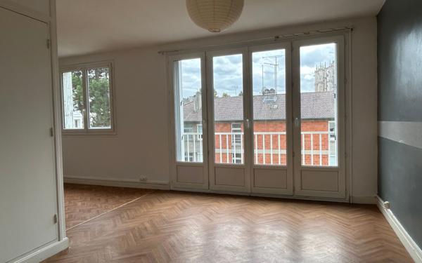 Appartement à louer    3 pièces •  Beauvais