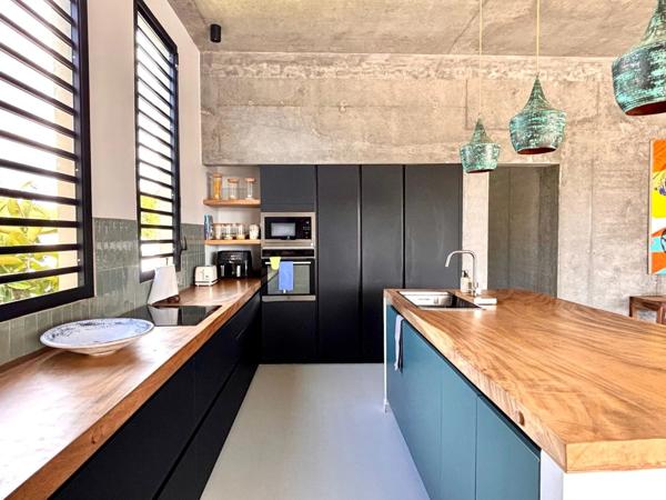 Superbe Villa ultra moderne + 2 dépendances 3 piscines sur 3 243 m² de terrain