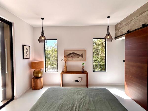Superbe Villa ultra moderne + 2 dépendances 3 piscines sur 3 243 m² de terrain