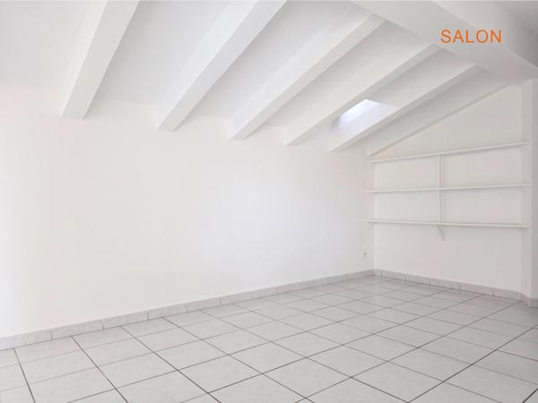 Appartement F2 de 39m2 avec terrasse - Emplacement stratégique