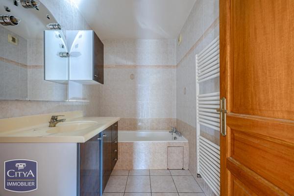 Appartement à vendre 3 pièces 79m² Chambéry (73000)