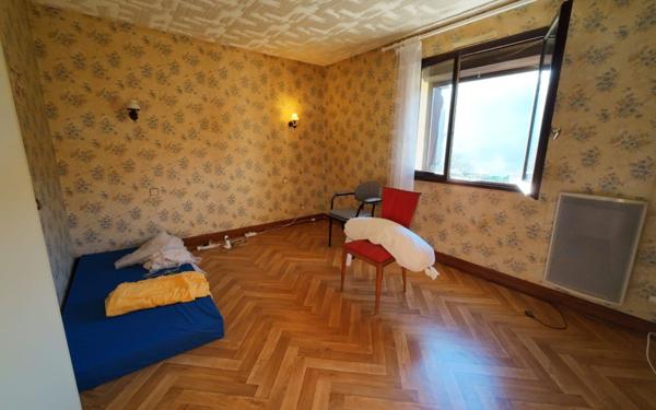 Maison à vendre    5 pièces •  Chalabre