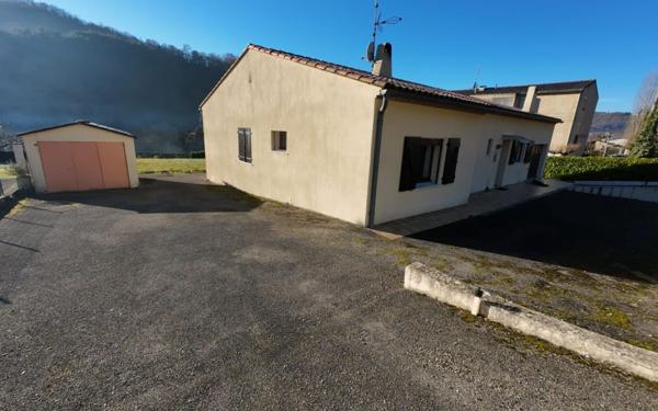 Maison à vendre    5 pièces •  Chalabre