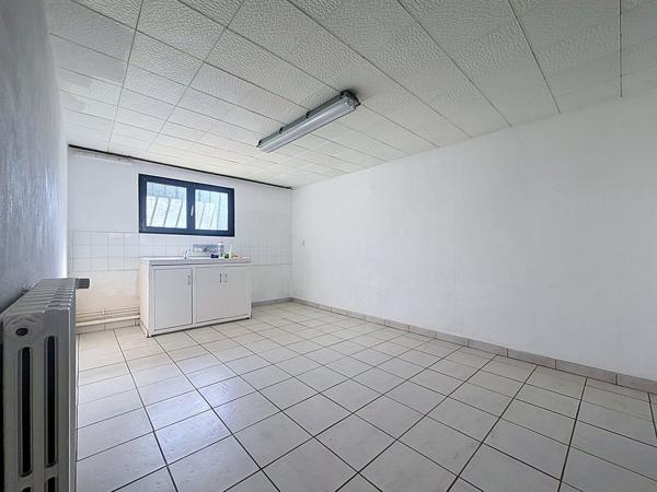 Maison au coeur de La Ville aux dames  en parfait état  proche toutes commodités ,commerces, pharmacie , écoles  ,fil bleu, gare TGV