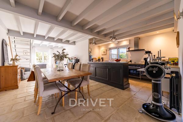 Maison 6 pièce(s) 4 chambre(s) 166 m²