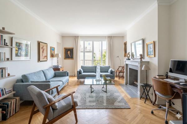 NEUILLY-SUR-SEINE – Mairie/Perronet – Rare dans le secteur – 4ème étage – Vue dégagée – Traversant –