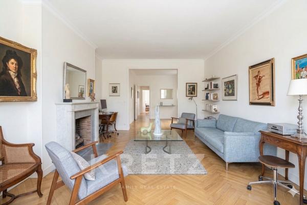 NEUILLY-SUR-SEINE – Mairie/Perronet – Rare dans le secteur – 4ème étage – Vue dégagée – Traversant –