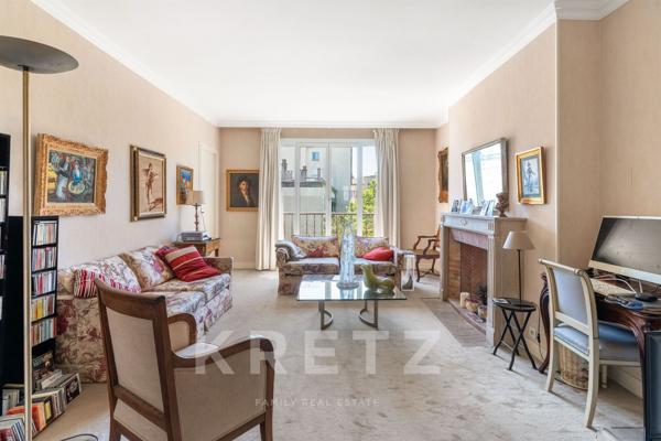 NEUILLY-SUR-SEINE – Mairie/Perronet – Rare dans le secteur – 4ème étage – Vue dégagée – Traversant –