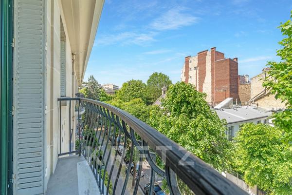 NEUILLY-SUR-SEINE – Mairie/Perronet – Rare dans le secteur – 4ème étage – Vue dégagée – Traversant –