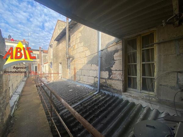 Maison  6 pièce(s)  2 chambre(s)  240 m²