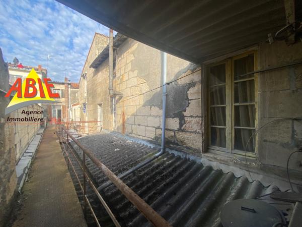 Maison  6 pièce(s)  2 chambre(s)  240 m²