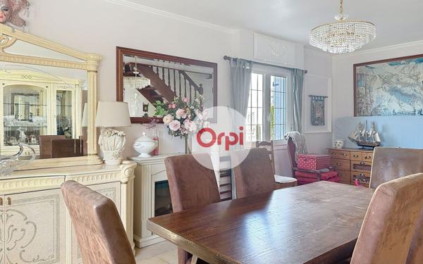 Maison à vendre    4 pièces •  Ambon