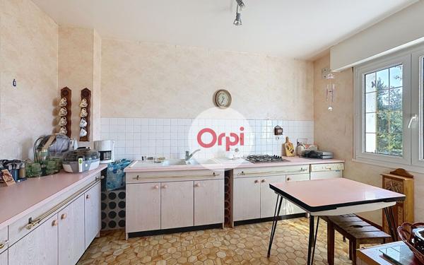 Maison à vendre    4 pièces •  Ambon