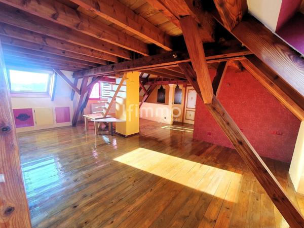 Duplex atypique cathédrale 101m²