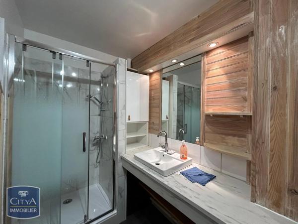 Appartement à louer 4 pièces 64.4m²