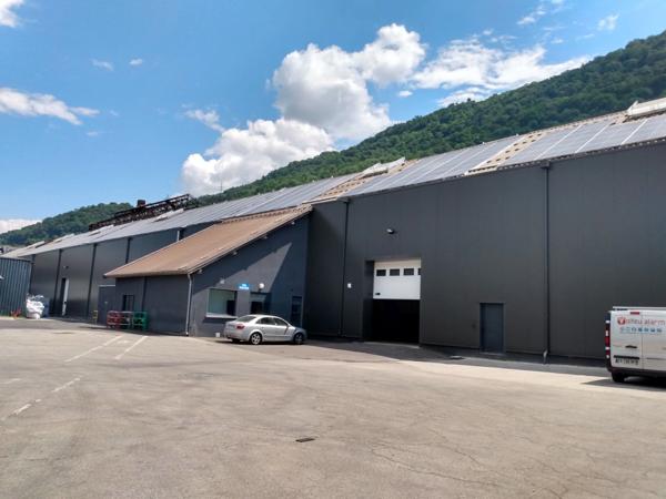Dpt Isère (38), au CHEYLAS Local industriel 1500 m² (jusqu'à 10.000 m²)