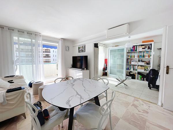 Fréjus Plage - T4 lumineux climatisé rénové cave