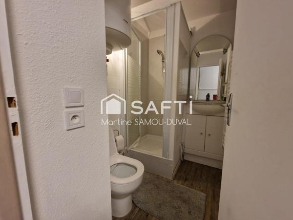 Les Sablettes, T2 vue mer à proximité immédiate des commerces et de la plage, à 5mn de la corniche de Tamaris