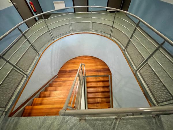 IMMEUBLES DE BUREAUX ET ATELIER DE 2024M2