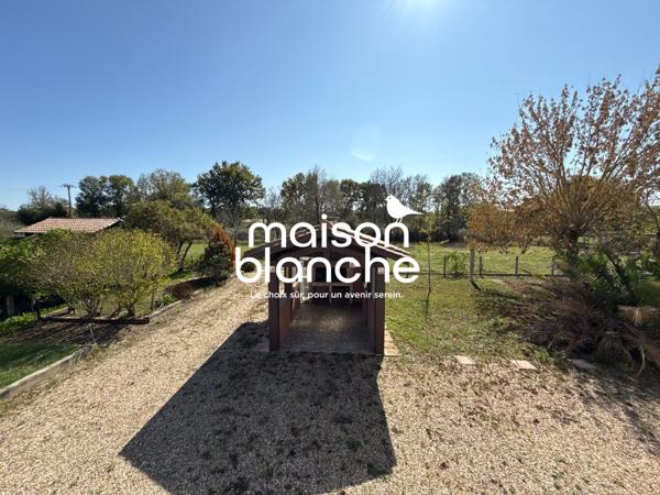 Maison avec terrains à Bâtir