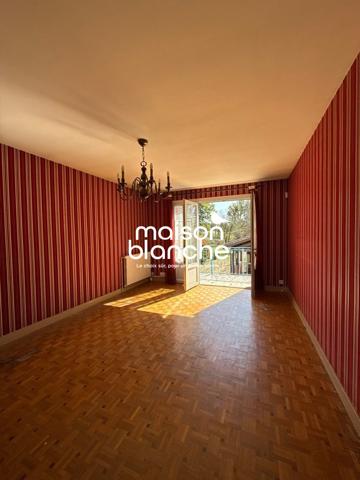Maison avec terrains à Bâtir