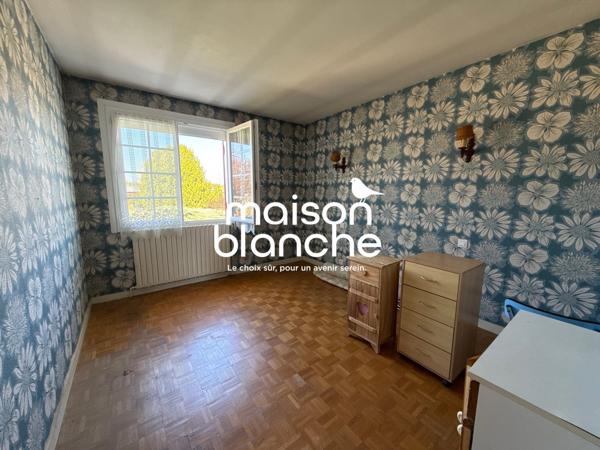 Maison avec terrains à Bâtir