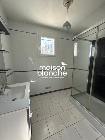 Maison avec terrains à Bâtir