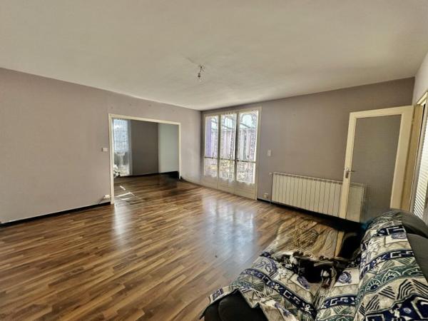 Vente / Maison de plain-pied à Saint-Laurent-des-Arbres (30126)