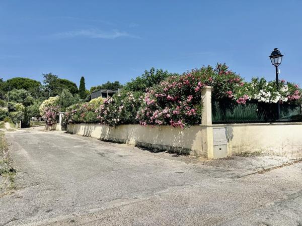 Vente / Maison de plain-pied à Saint-Laurent-des-Arbres (30126)