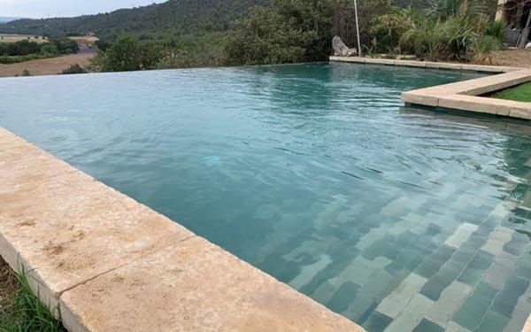 Maison à vendre    9 pièces •  Gréoux-les-Bains