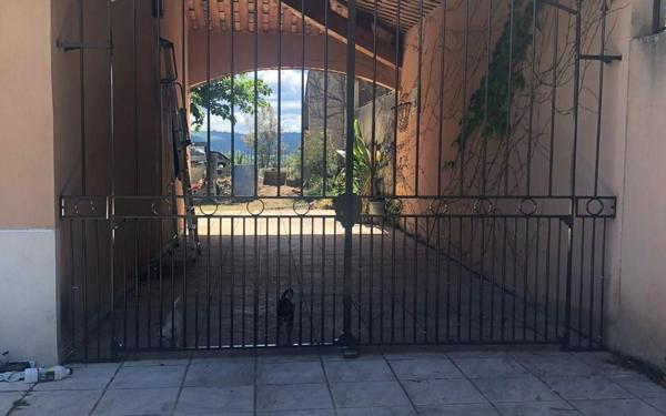 Maison à vendre    9 pièces •  Gréoux-les-Bains