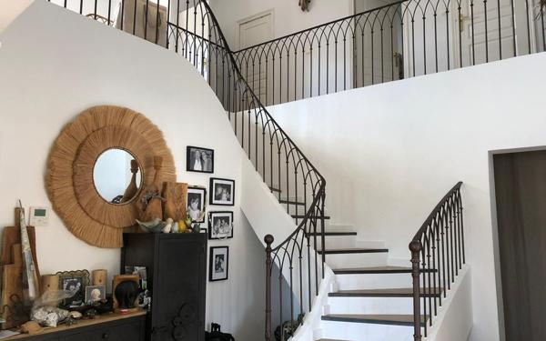 Maison à vendre    9 pièces •  Gréoux-les-Bains