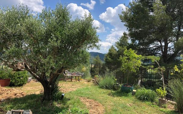 Maison à vendre    9 pièces •  Gréoux-les-Bains