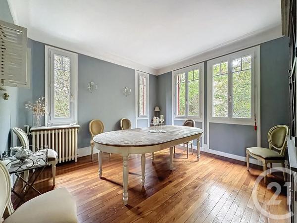 Maison à vendre  7 pièces - 197,68 m 2   LE VESINET  - 78