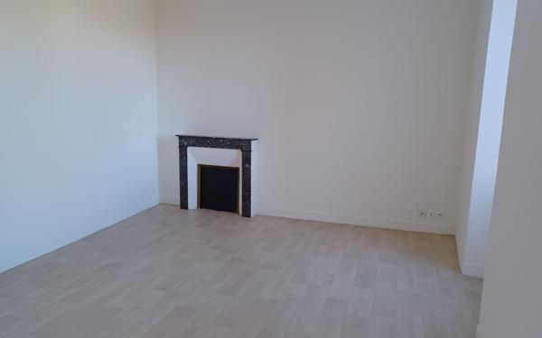 Immeuble à vendre    14 pièces •  Le Dorat