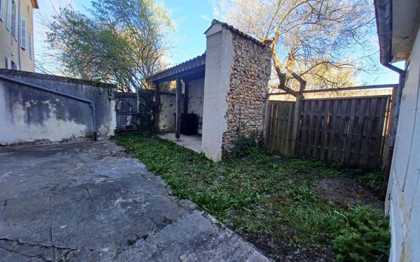 Immeuble à vendre    14 pièces •  Le Dorat