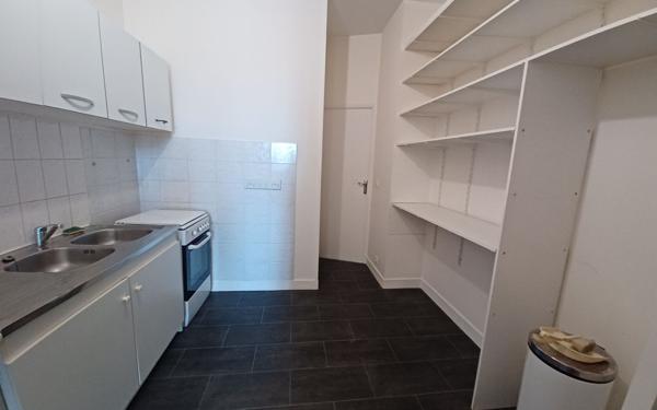 Immeuble à vendre    14 pièces •  Le Dorat