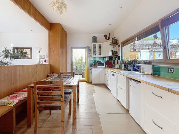 Meyreuil - Maison bioclimatique - plain-pied - 5 pièces - 106 m2 - garage - dépendance